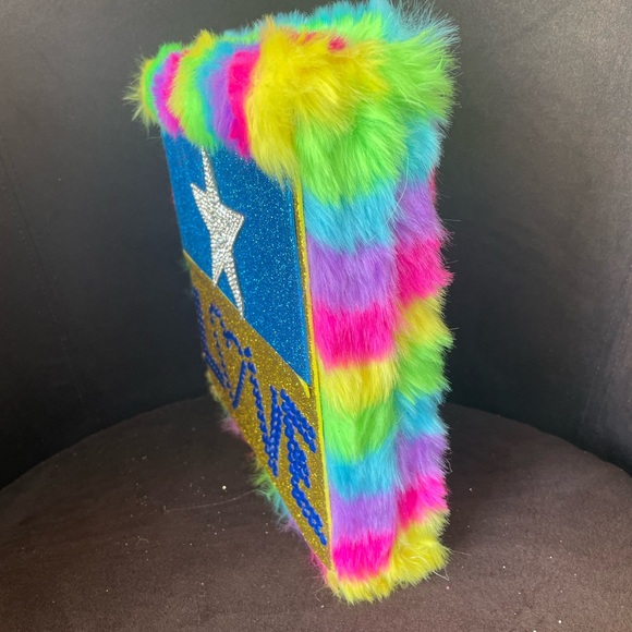 Artist made wooden Clutch “I 💙💛 Humanity” - Picture 3 of 4